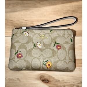 New With Tags Coach CH478 Signature Ditsy Corner Zip Wallet
